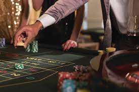 Pengguna di Jakarta mengakses bossmahjong melalui perangkat smartphone dengan koneksi stabil